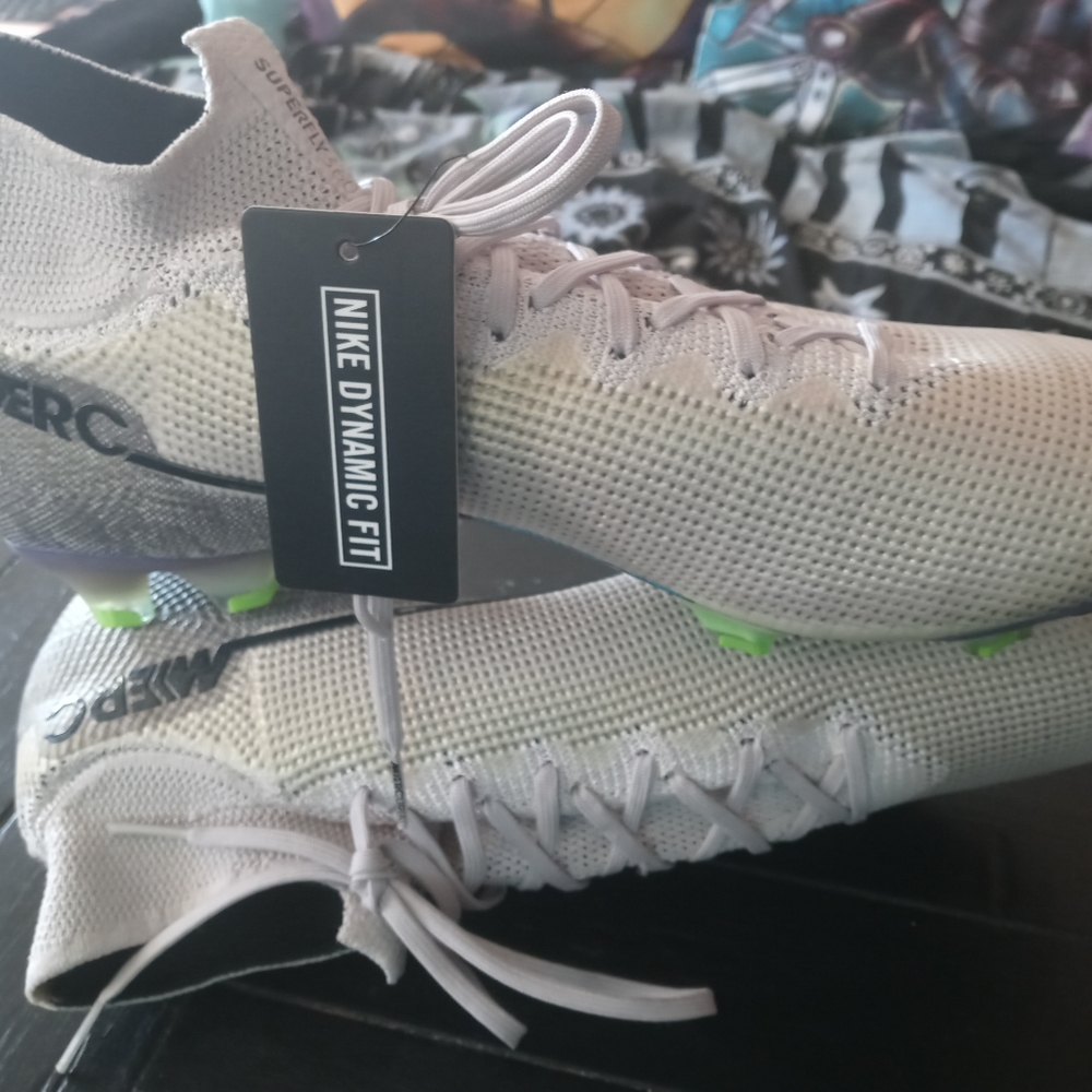 Mercurian superfly soccer shoes